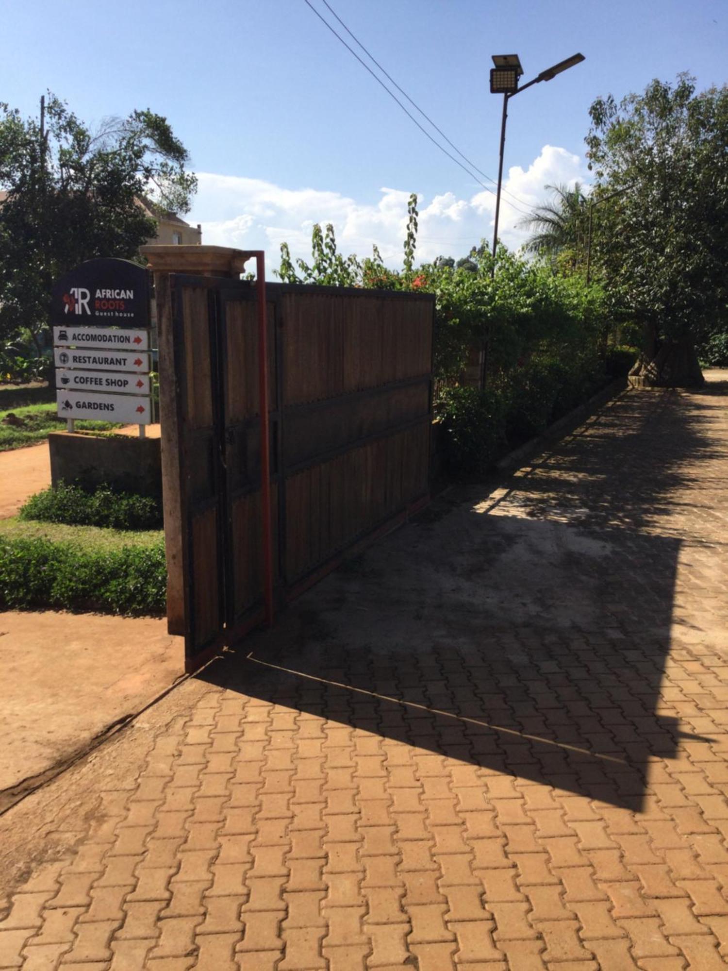 African Roots Guesthouse Entebbe Exterior foto