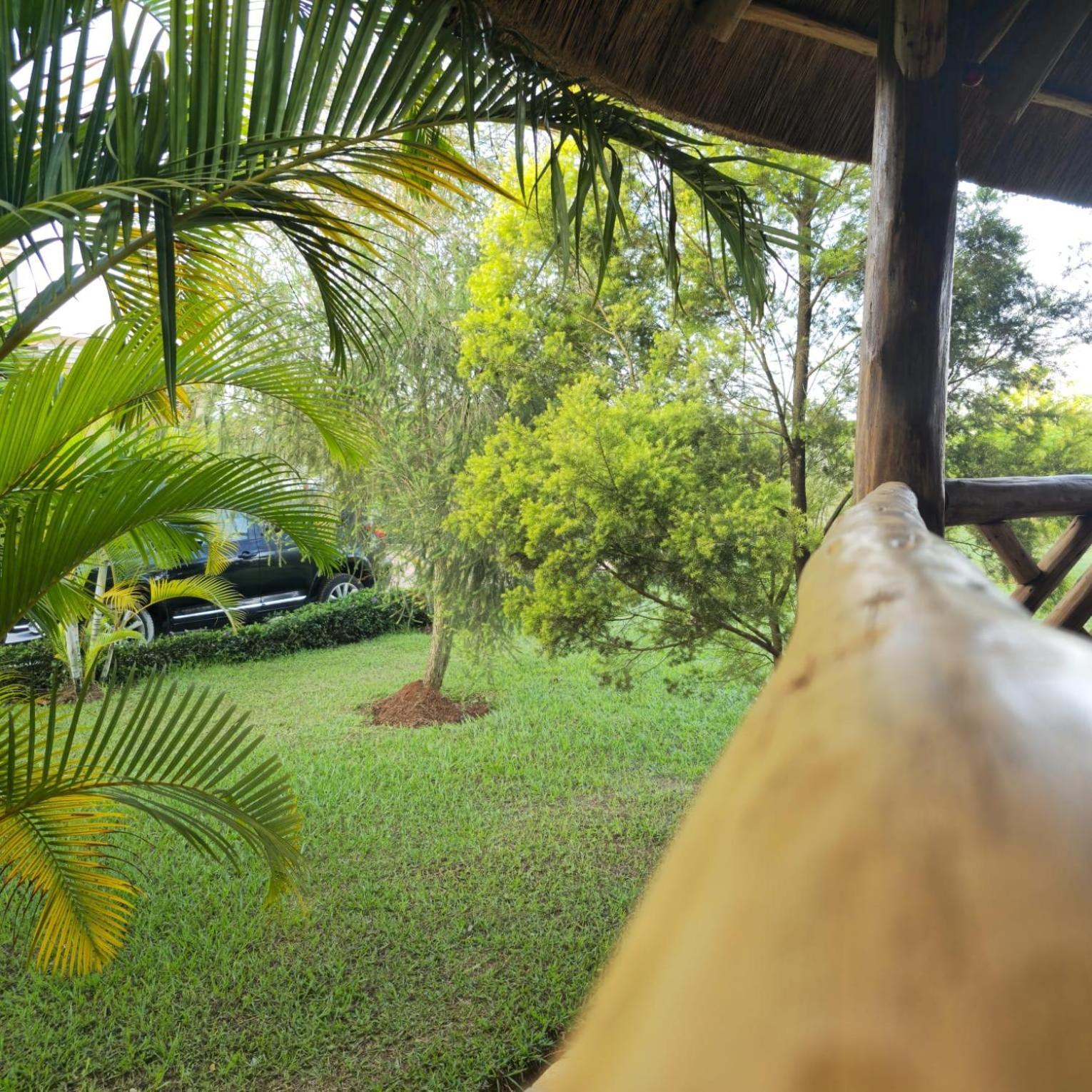 African Roots Guesthouse Entebbe Exterior foto