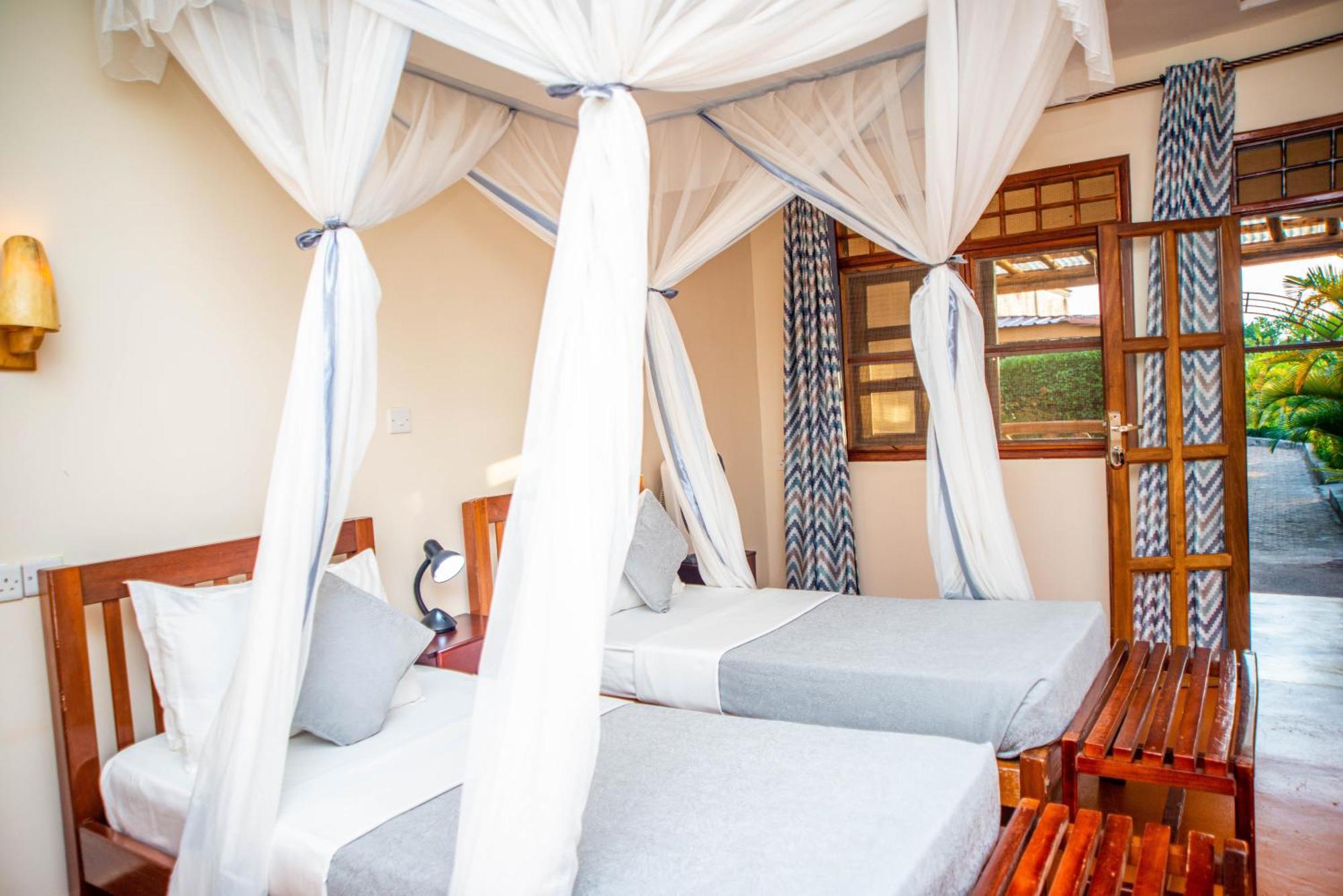 African Roots Guesthouse Entebbe Exterior foto