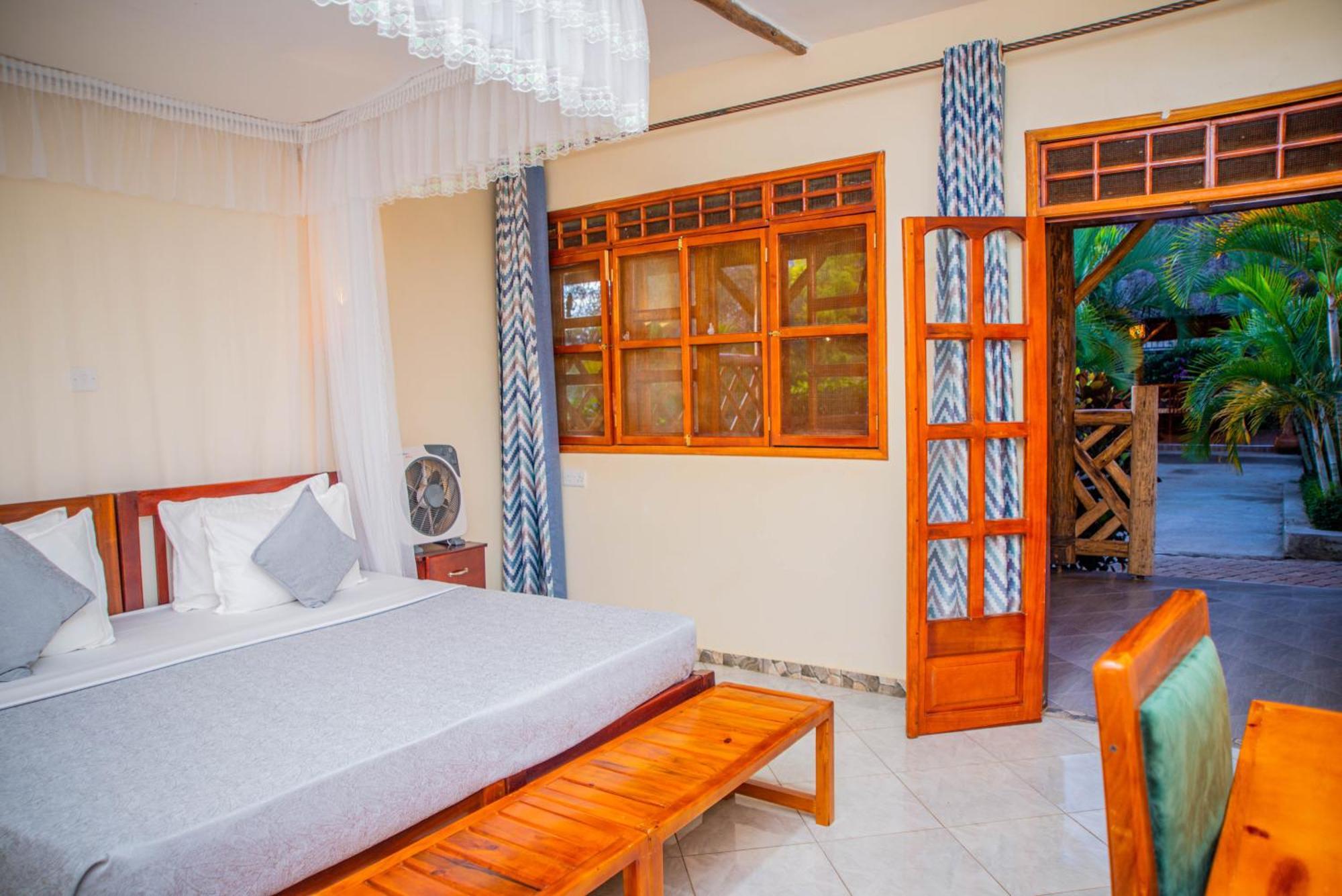 African Roots Guesthouse Entebbe Exterior foto